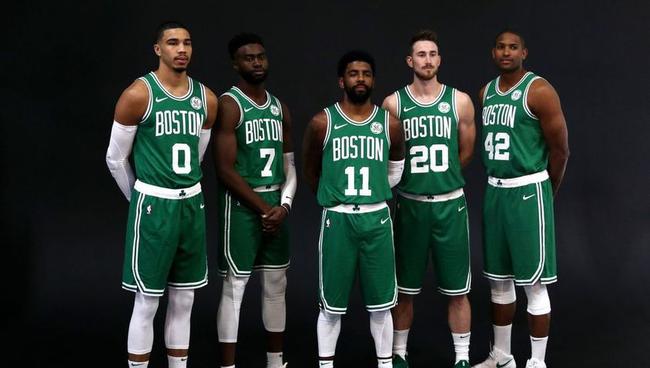 瓦拉内：去皇马前齐达内亲自给我打了电话；穆里尼奥很有魅力（瓦拉内：加盟皇马前接到齐达内亲自来电；穆里尼奥魅力十足）