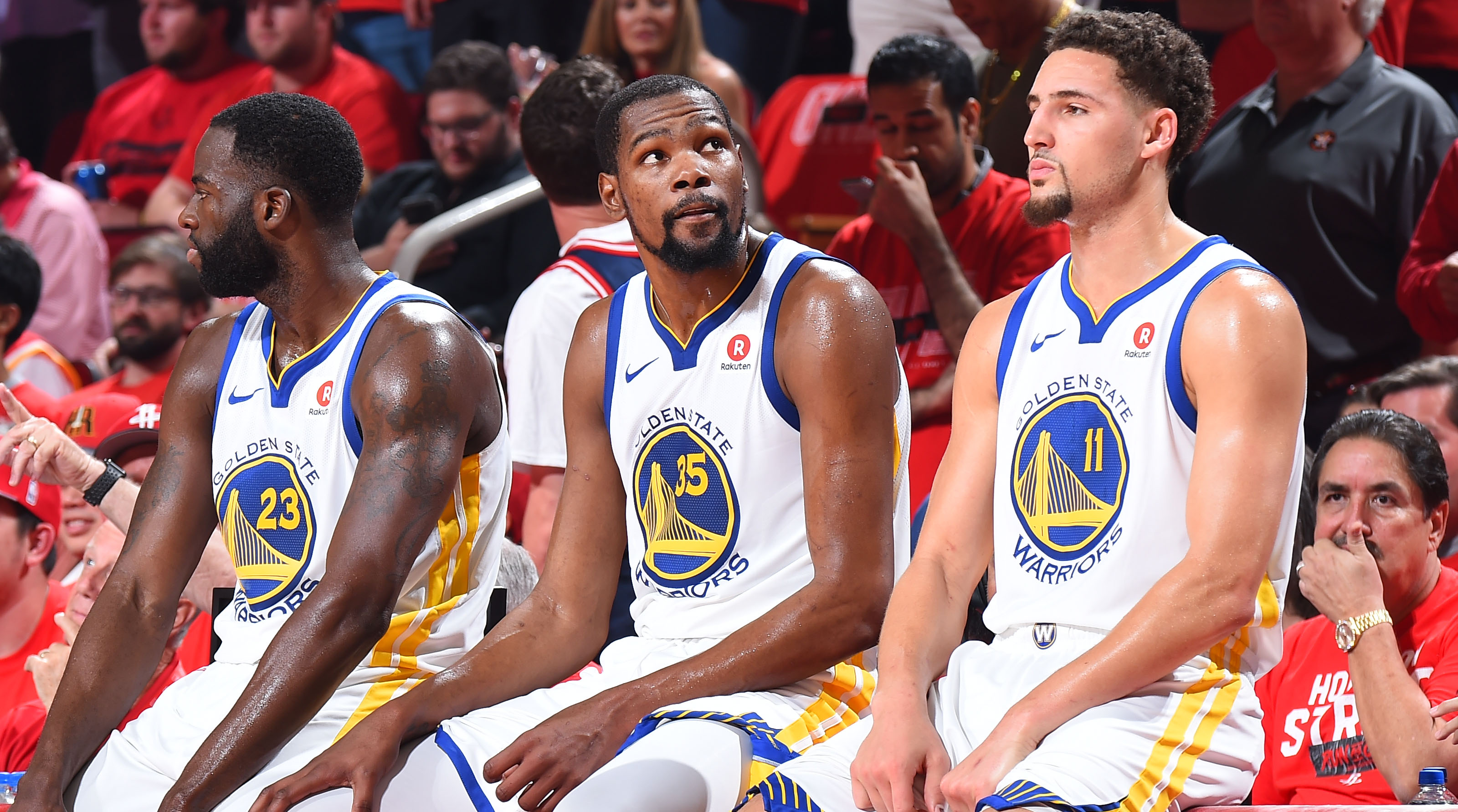 半场战报：多特0-1勒沃库森，马扎破门，格里马尔多助攻（半场战况：勒沃库森暂1-0领先多特，格里马尔多助攻马扎破门）