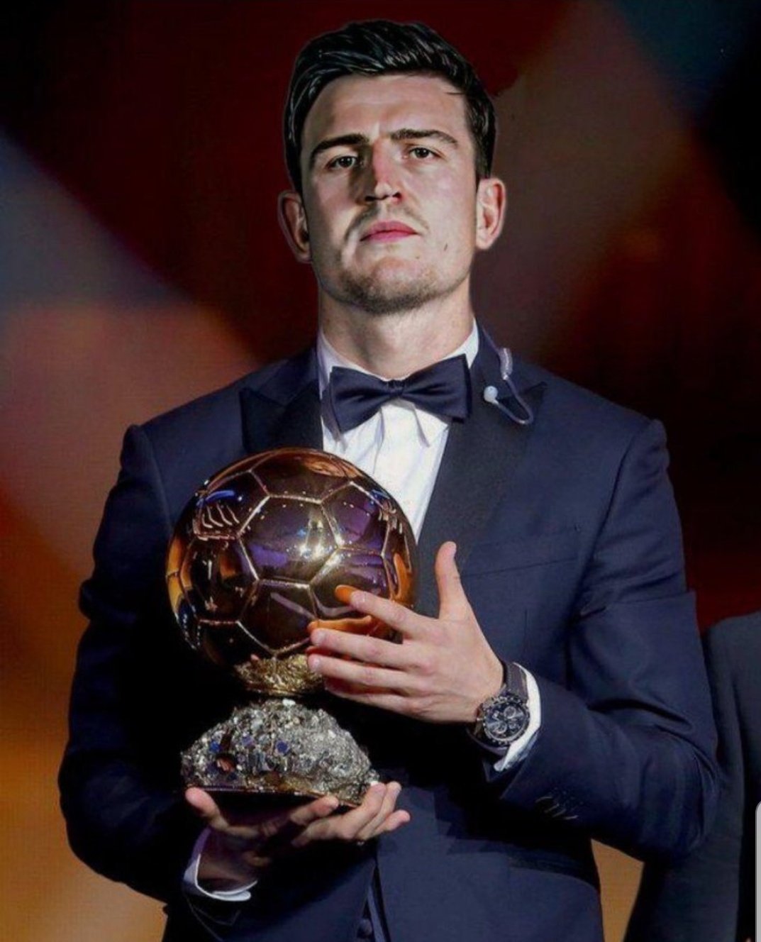 奥斯梅恩：非洲杯是我们证明自己的机会，我相信我们能夺冠（奥斯梅恩：非洲杯是我们展现实力的舞台，我坚信球队能捧杯）