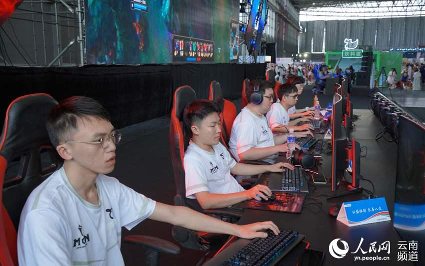 玉昆赢球，主帅不满！喊话足协：为何不给奥斯卡护照，国足需要他.