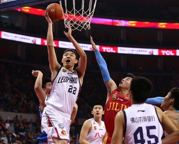 布云朝克特创造历史，期待更多“逆袭”故事人民日报.